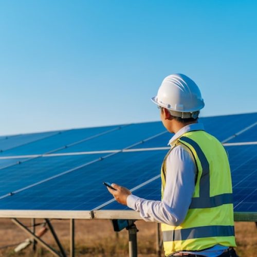 young-asian-technician-man-standing-talking-smartphone-long-rows-photovoltaic-solar-panels-copy-space_1150-57281.jpg young-asian-technician-man-standing-talking-smartphone-long-rows-photovoltaic-solar-panels-copy-space_1150-57281.jpg